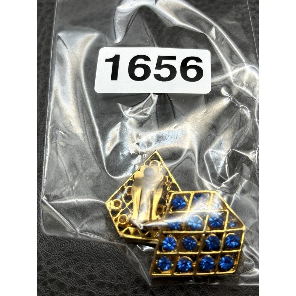 Vintage 80s Blue Rhinestone Gold Tone Diamond-Shaped Clip-On Earrings